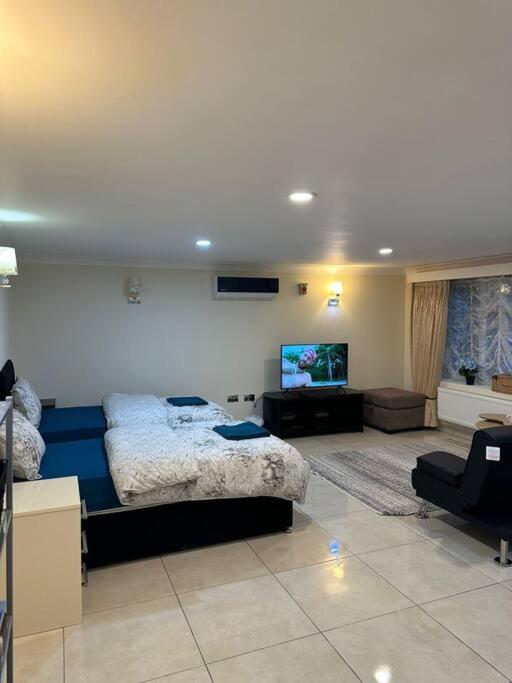 Studio Flat Gants Hill With Free Parking Redbridge Ngoại thất bức ảnh