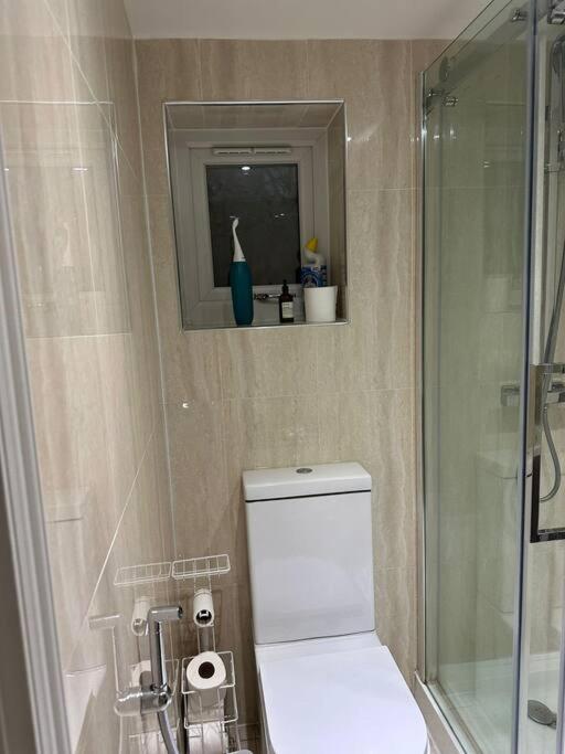 Studio Flat Gants Hill With Free Parking Redbridge Ngoại thất bức ảnh